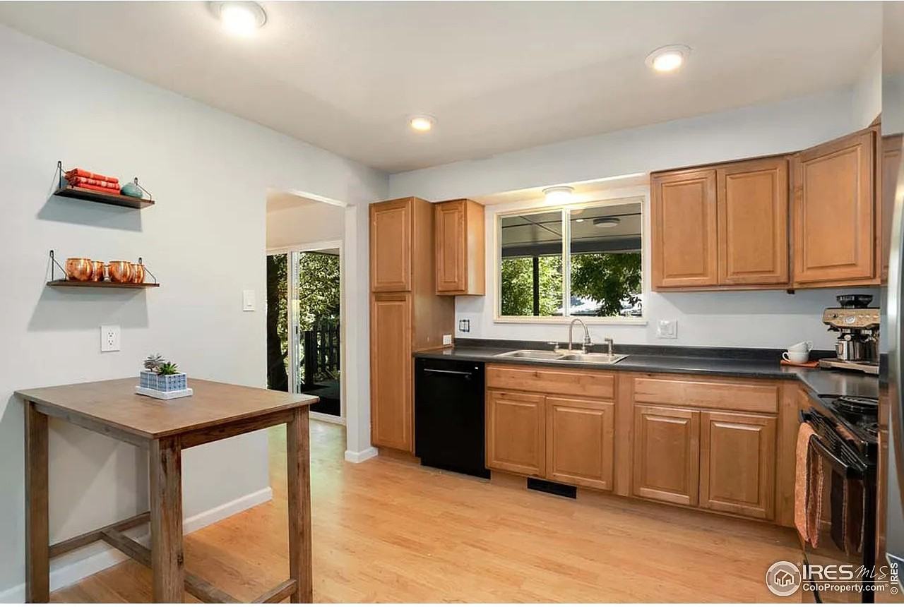 1304 Constitution Ave #1 - Photo 4 of 28