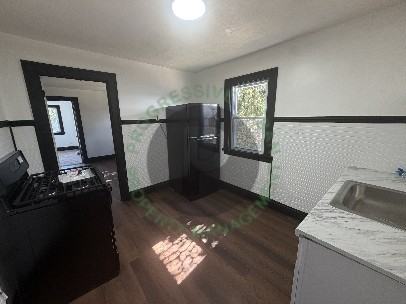 11201 Revere Ave - Photo 5 of 10