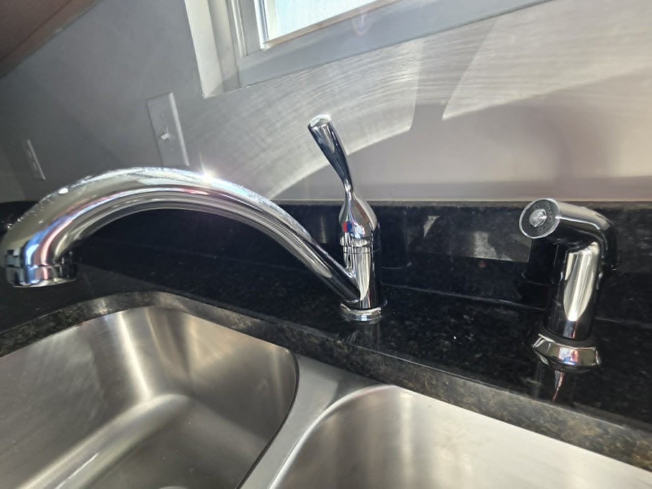 1110 Bryn Mawr Ave #1 - Photo 7 of 14