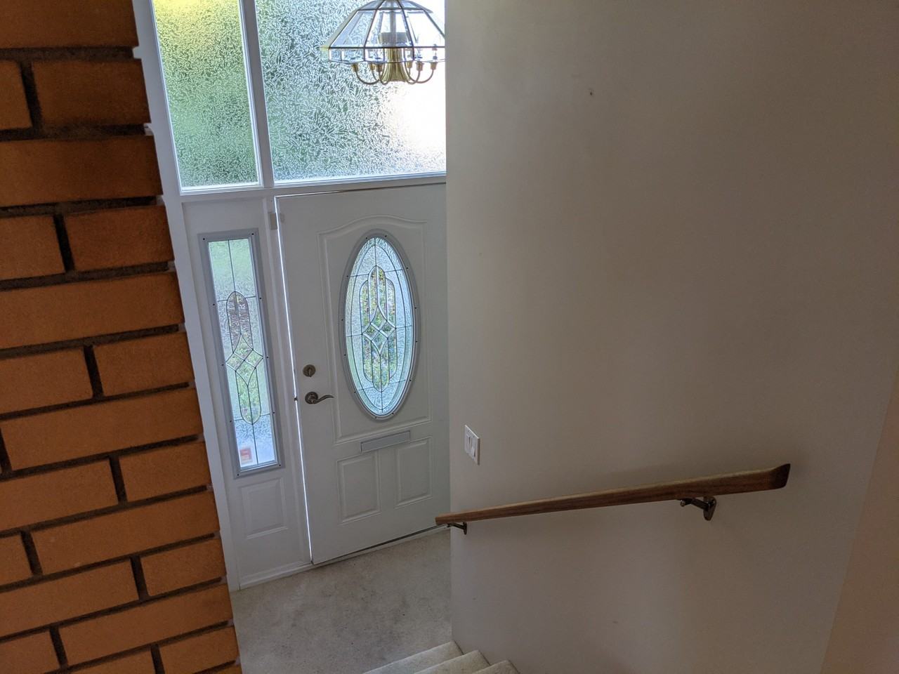 1110 St. Patrick Cres Uppr - Photo 3 of 9