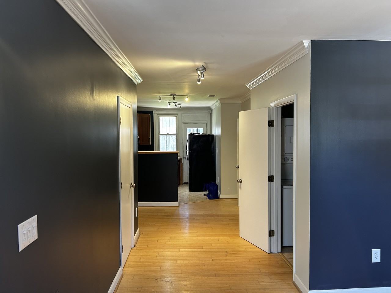 1254 Half St Sw #D - Photo 3 of 11