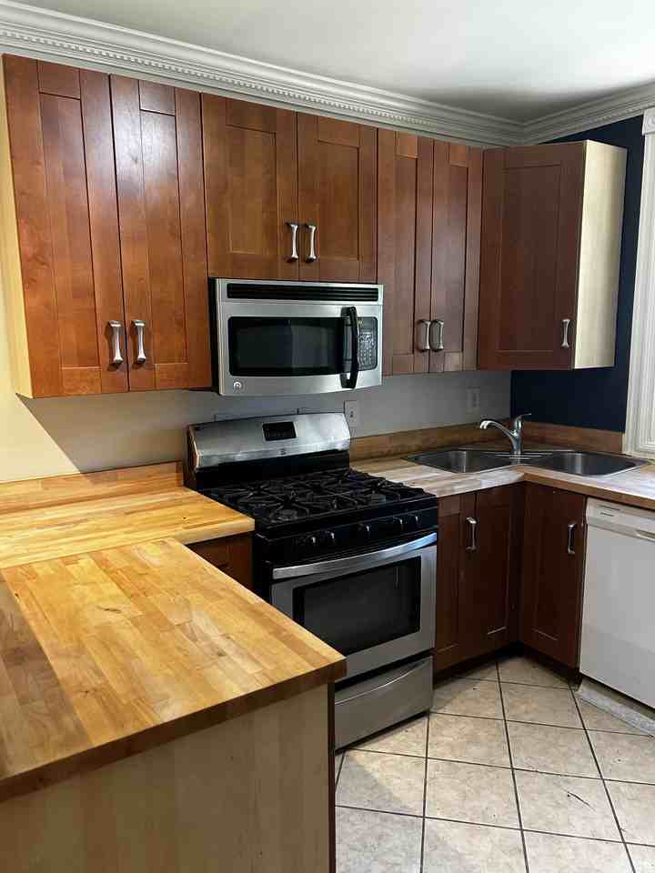 1254 Half St Sw #D - Photo 5 of 11