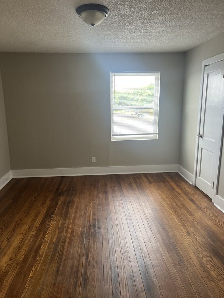 1815 S Ocoee St #4 - Photo 6 of 10