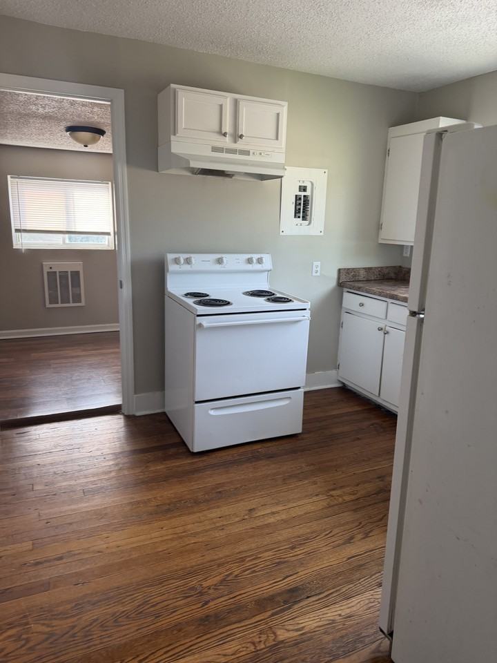 1815 S Ocoee St #4 - Photo 7 of 10