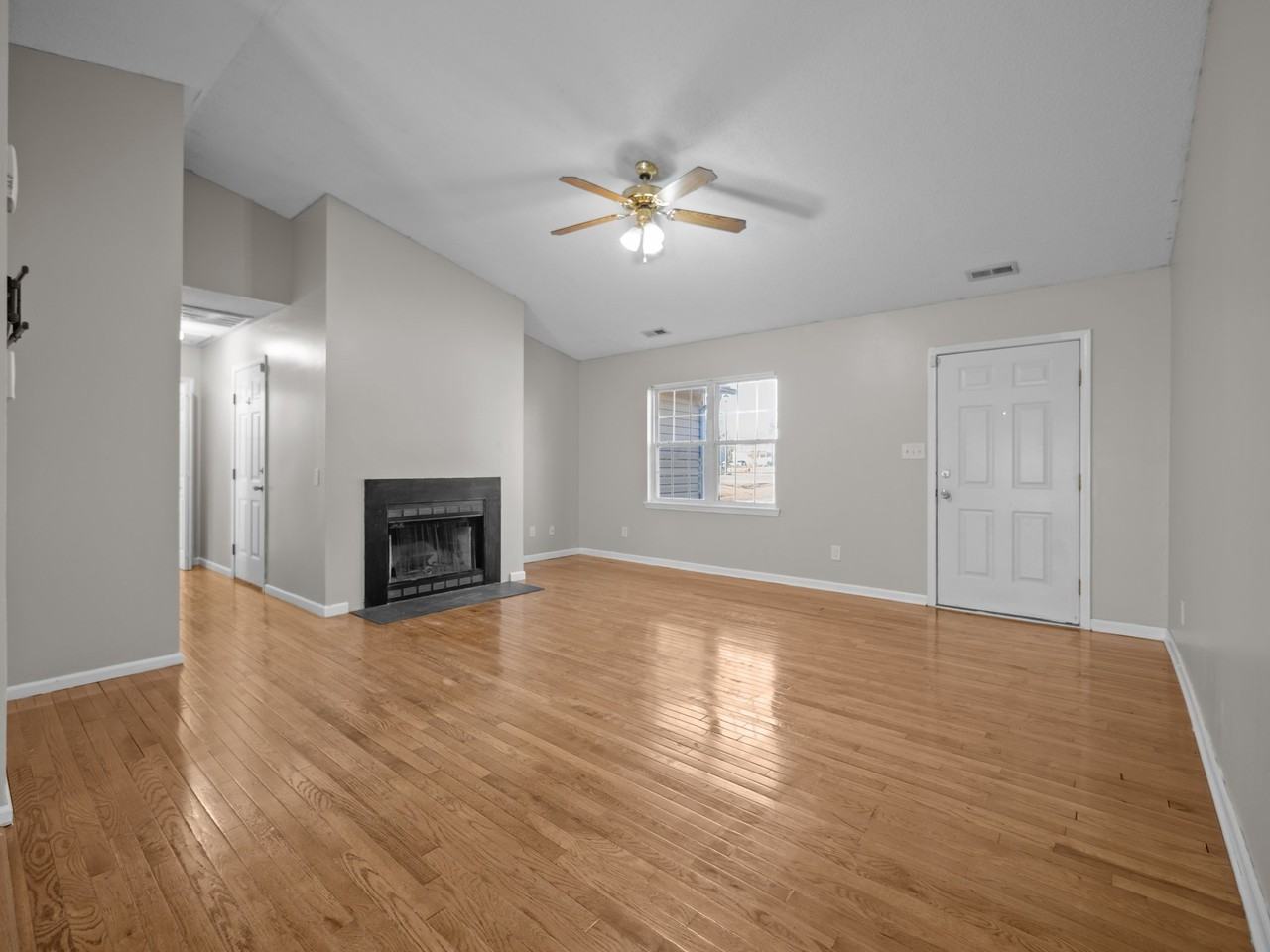 218 Winterberry Ct #1 - Photo 3 of 31