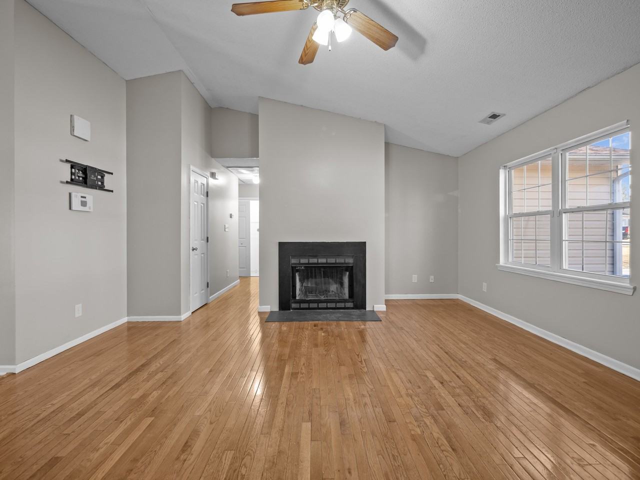 218 Winterberry Ct #1 - Photo 4 of 31