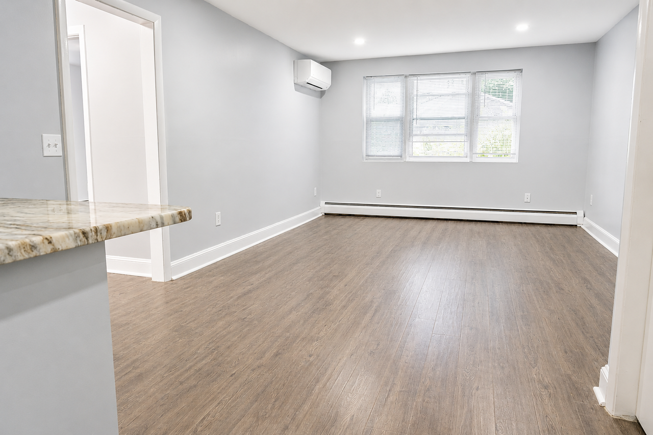 225 S Main St #6 - Photo 4 of 9