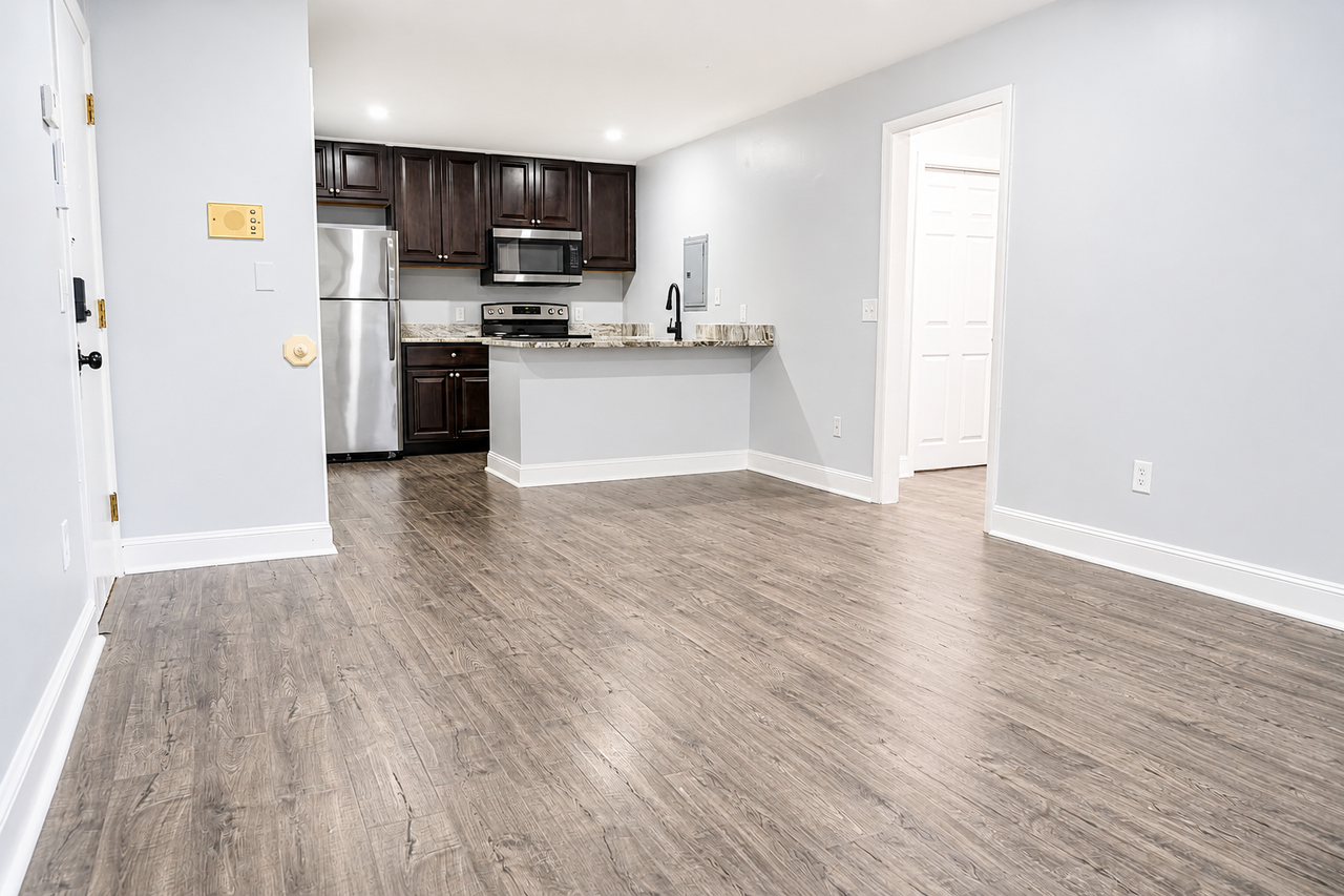 225 S Main St #6 - Photo 5 of 9