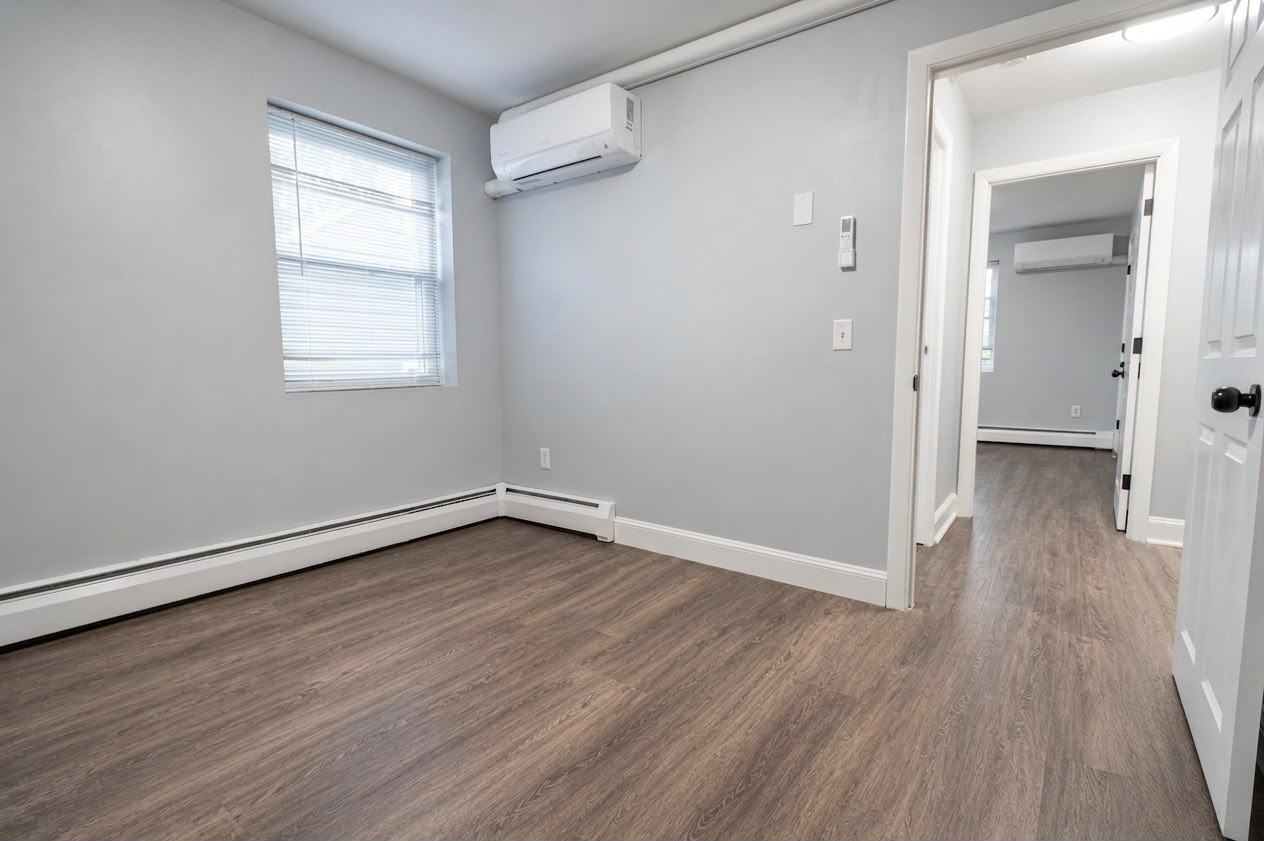 225 S Main St #6 - Photo 6 of 9
