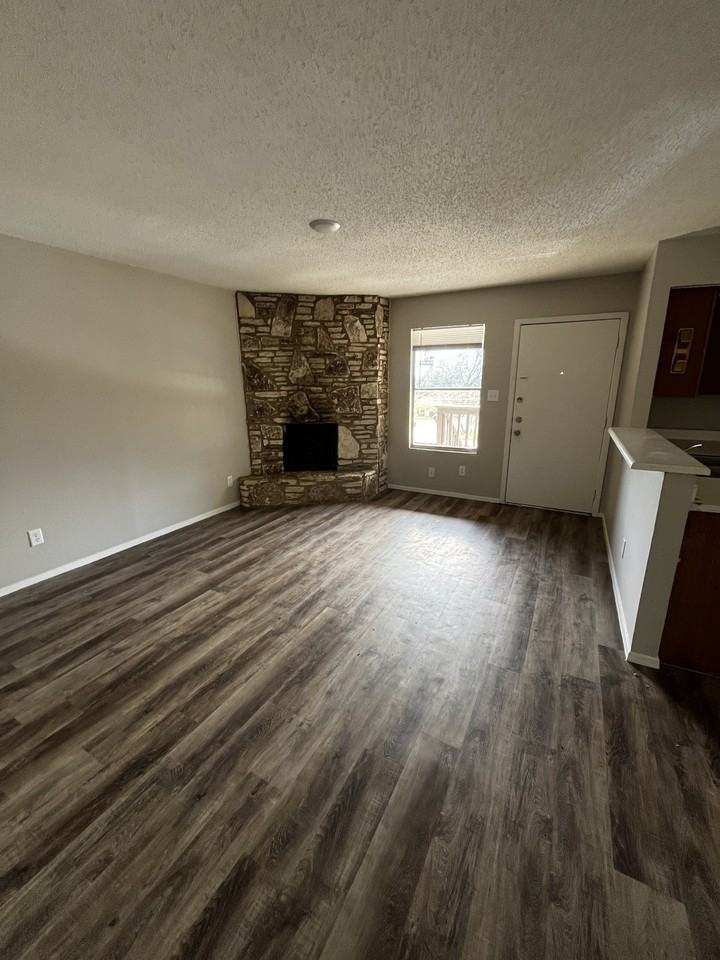 821 Bracewood Cir #C - Photo 2 of 21