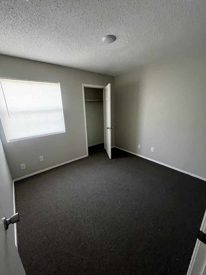 821 Bracewood Cir #C - Photo 5 of 21