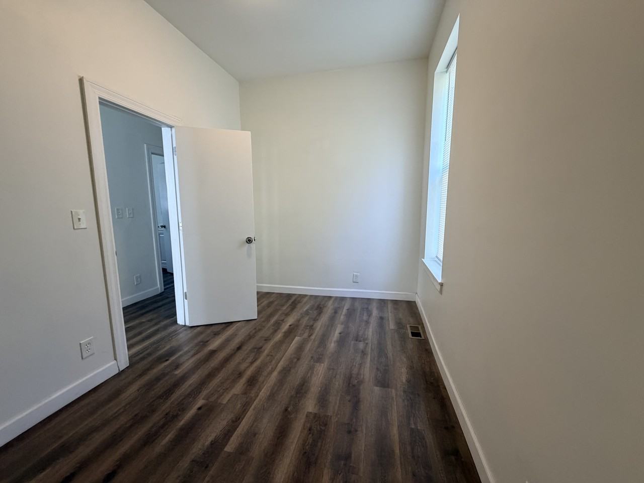 7432 S Maryland Ave #1 - Photo 5 of 10
