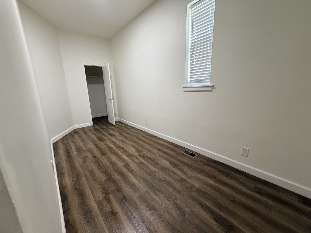 7432 S Maryland Ave #1 - Photo 6 of 10