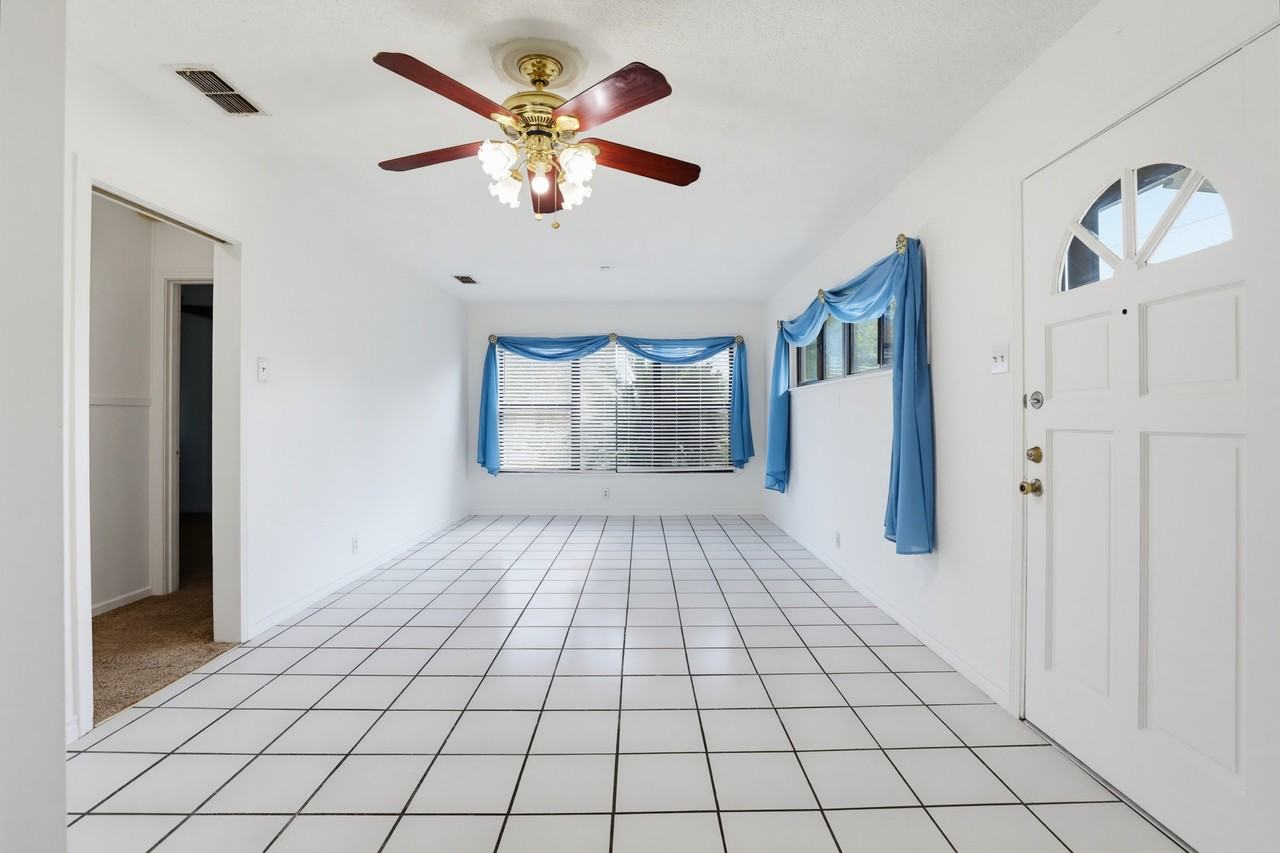 271 Wayside Dr #1 - Photo 4 of 16