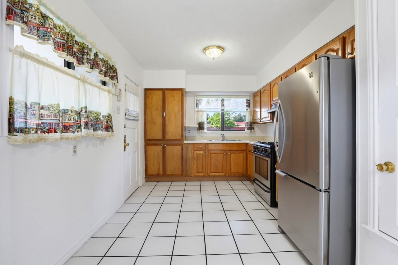 271 Wayside Dr #1 - Photo 6 of 16