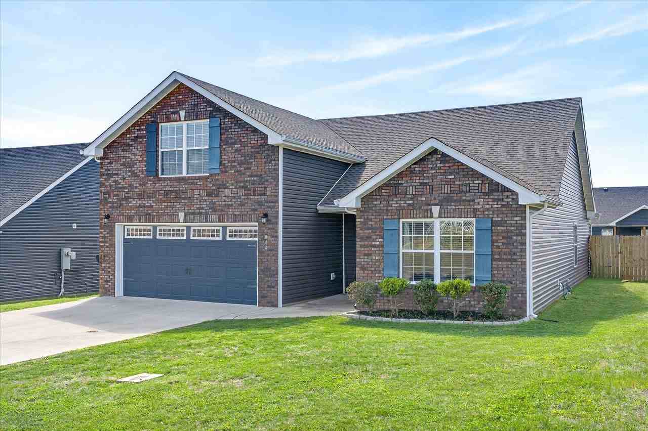 1044 Charles Thomas Dr #1 - Photo 3 of 37