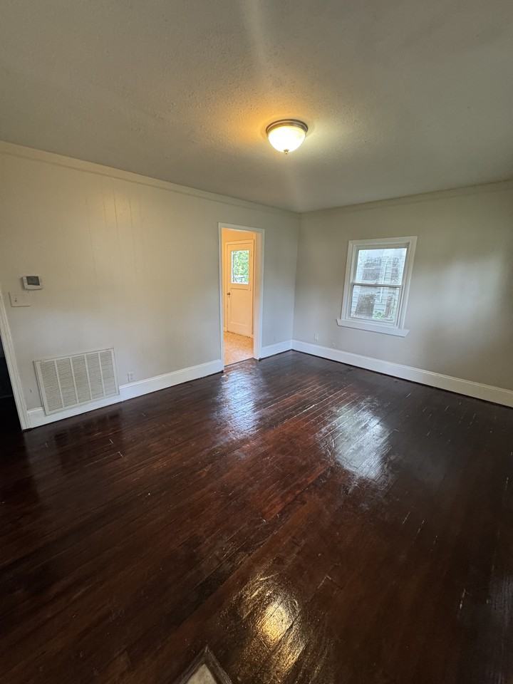 831 Se 33rd St #1 - Photo 2 of 10
