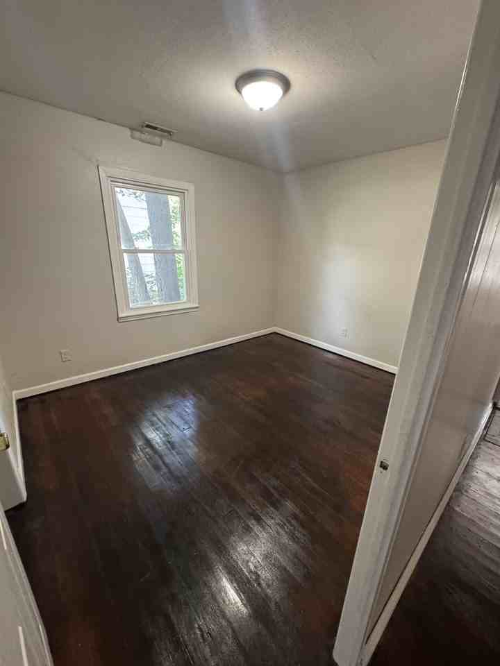 831 Se 33rd St #1 - Photo 4 of 10