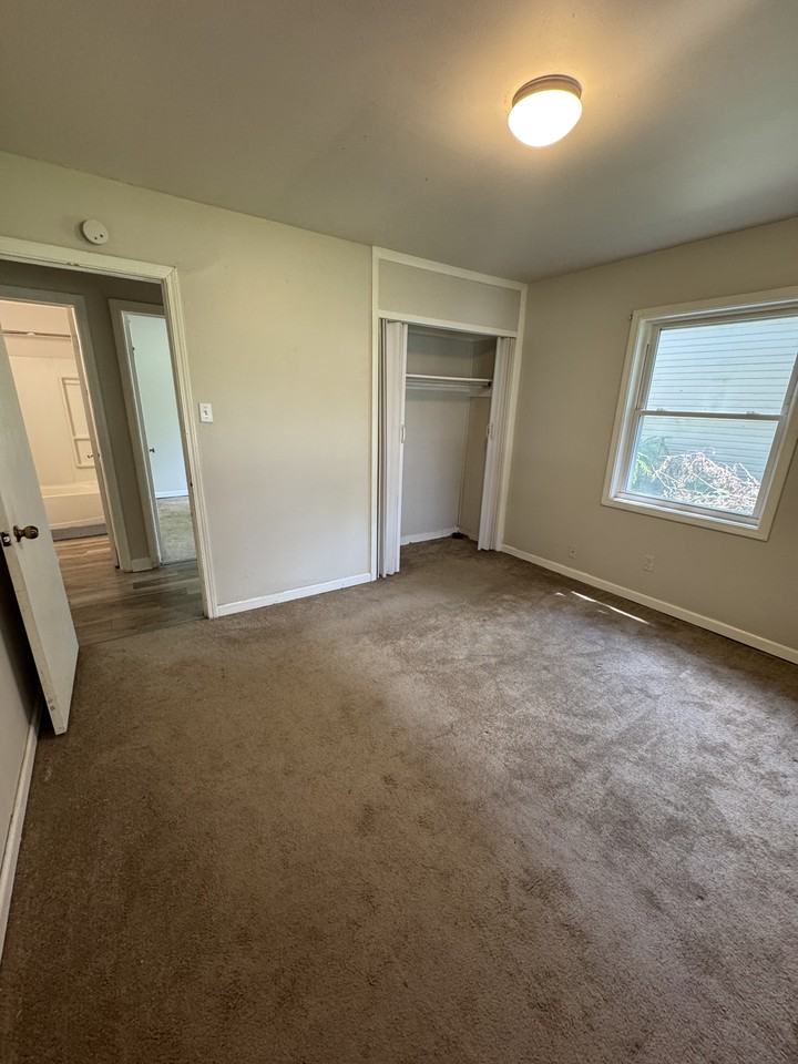 3604 Sw Kirklawn Ave #1 - Photo 7 of 9