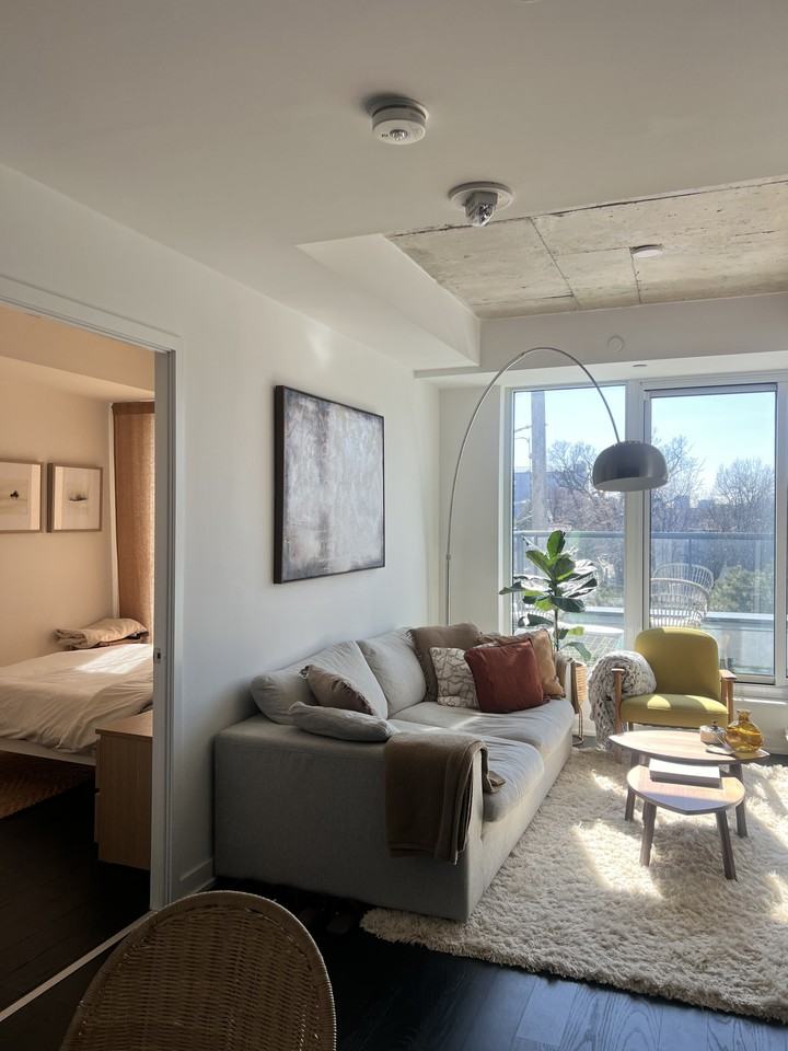 57 Brock Avenue #404 - Photo 4 of 11