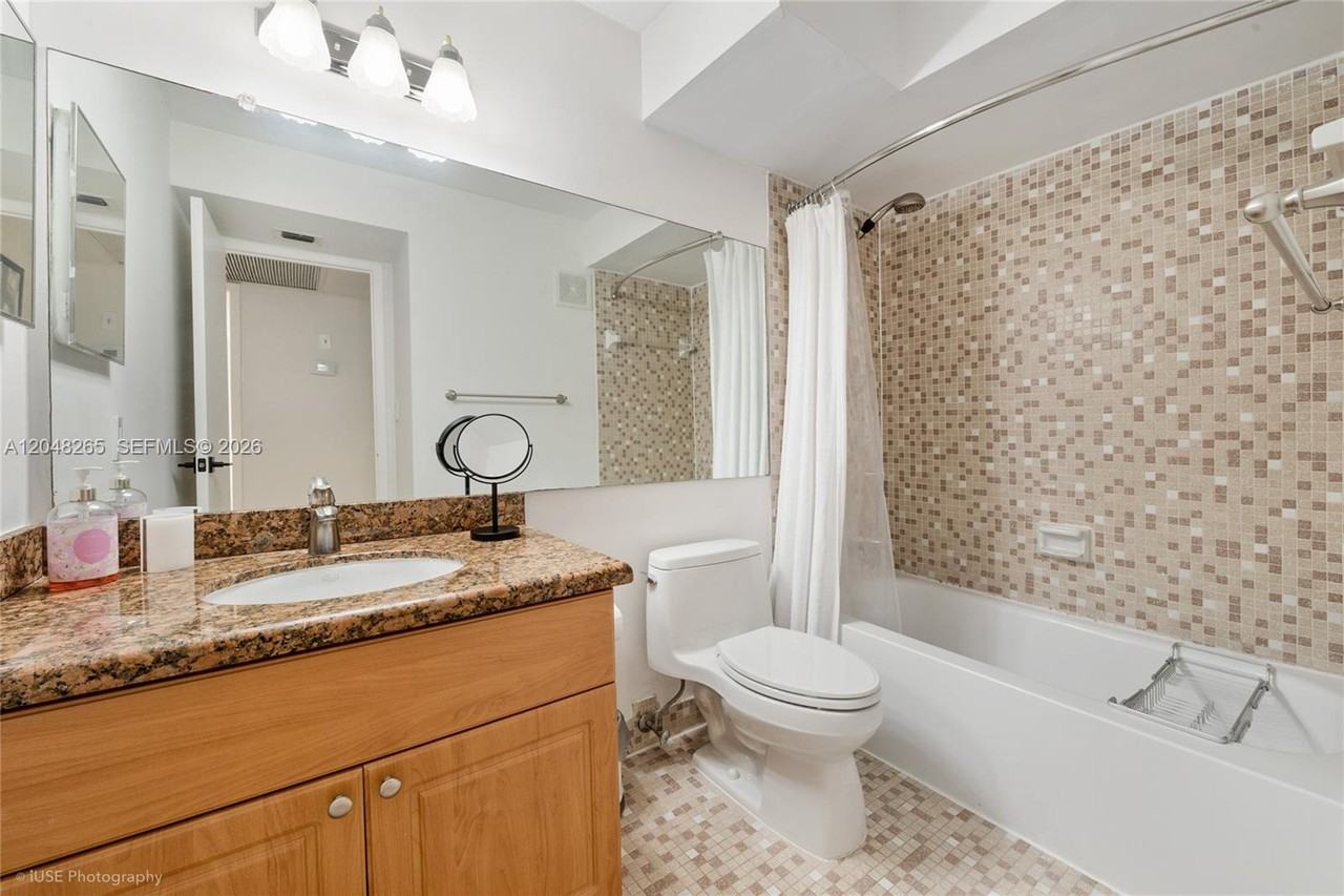 9301 Southwest 92nd Avenue #A304 - Photo 5 of 9