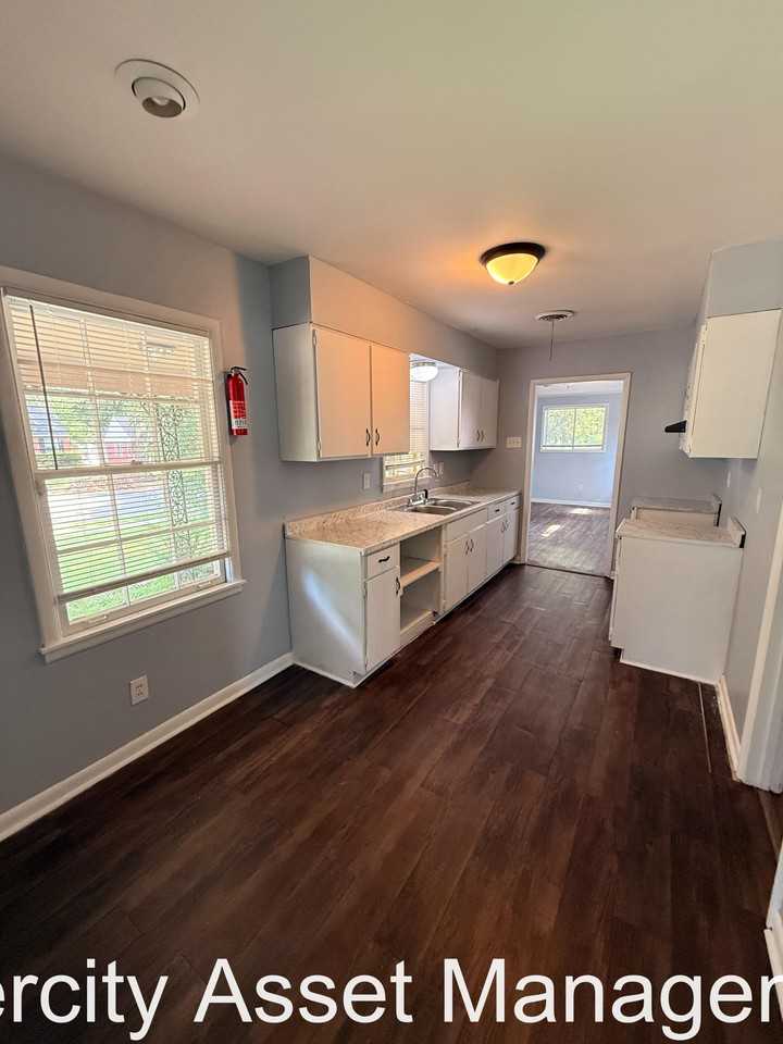 3692 Huntingdon Ln #1 - Photo 4 of 11