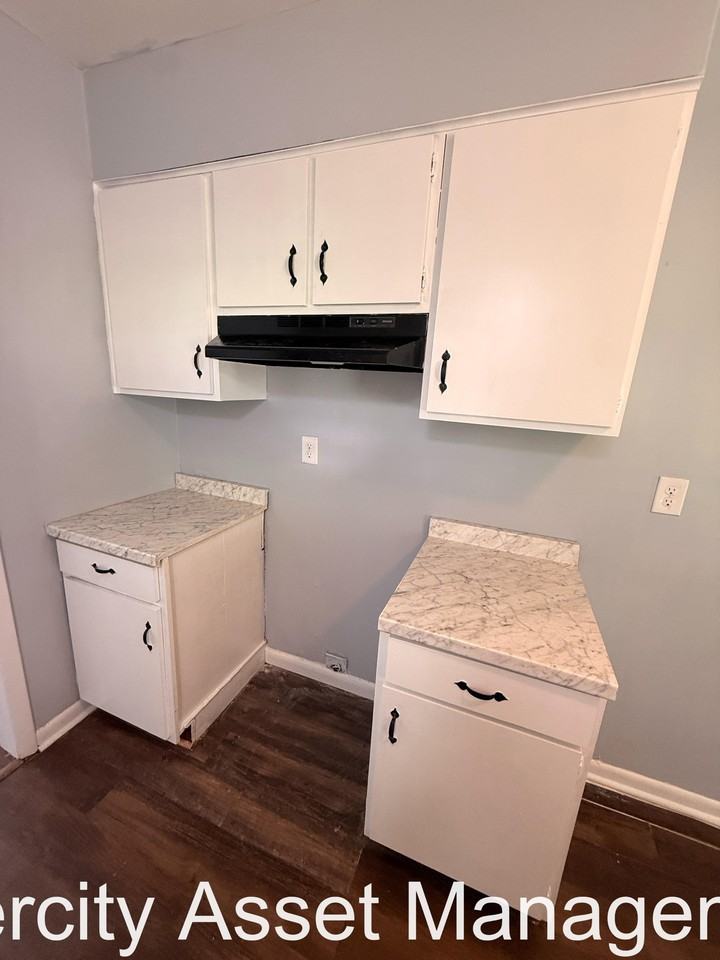3692 Huntingdon Ln #1 - Photo 5 of 11