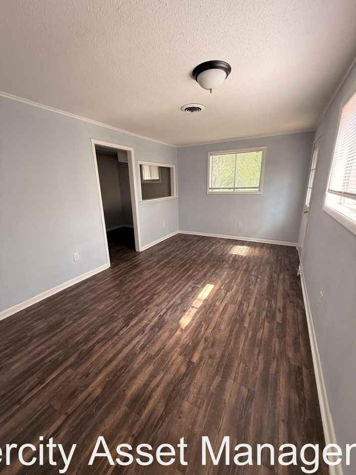 3692 Huntingdon Ln #1 - Photo 6 of 11