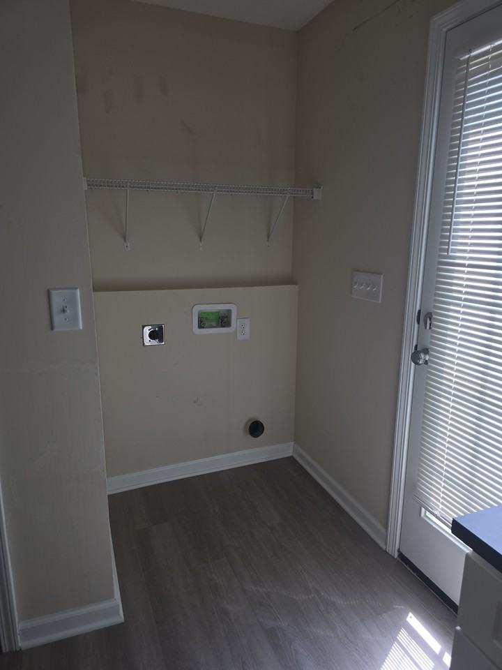214 Laverne Dr #A - Photo 7 of 8