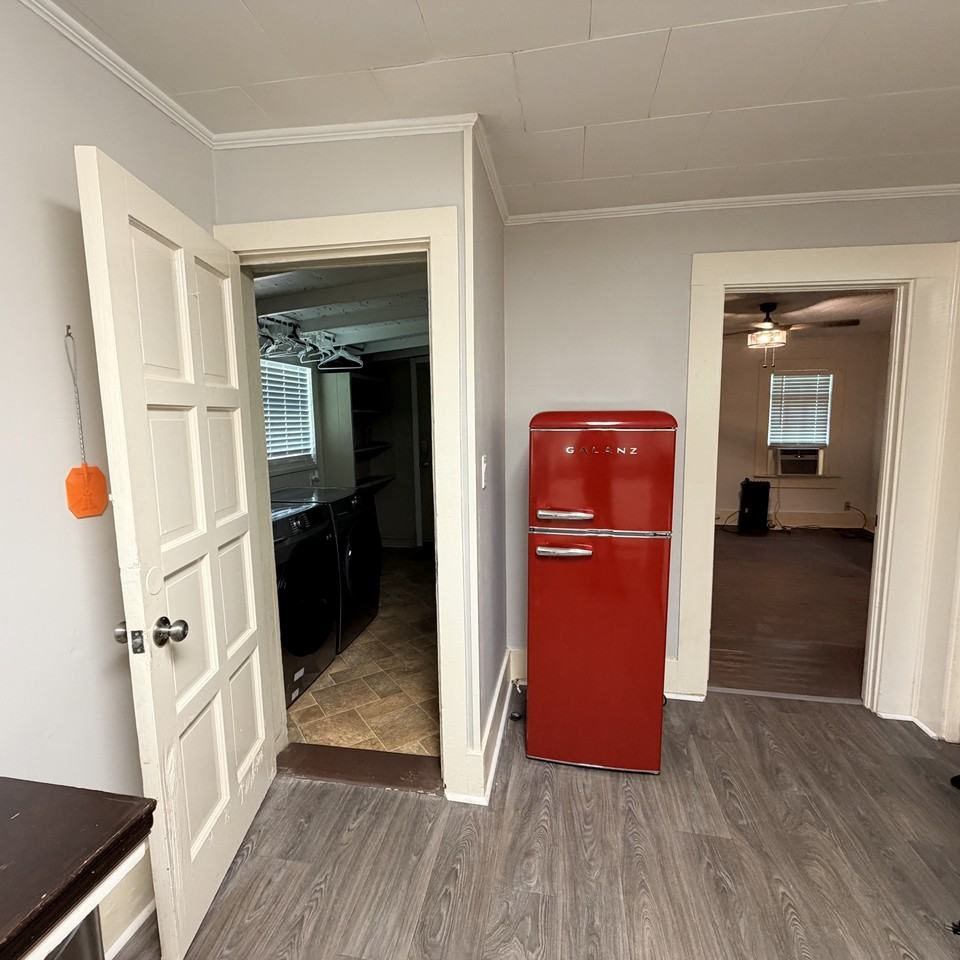 430 N Orange Ave #1 - Photo 6 of 18