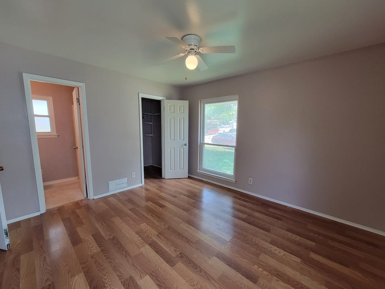 1060 Richmond Dr #1 - Photo 2 of 14