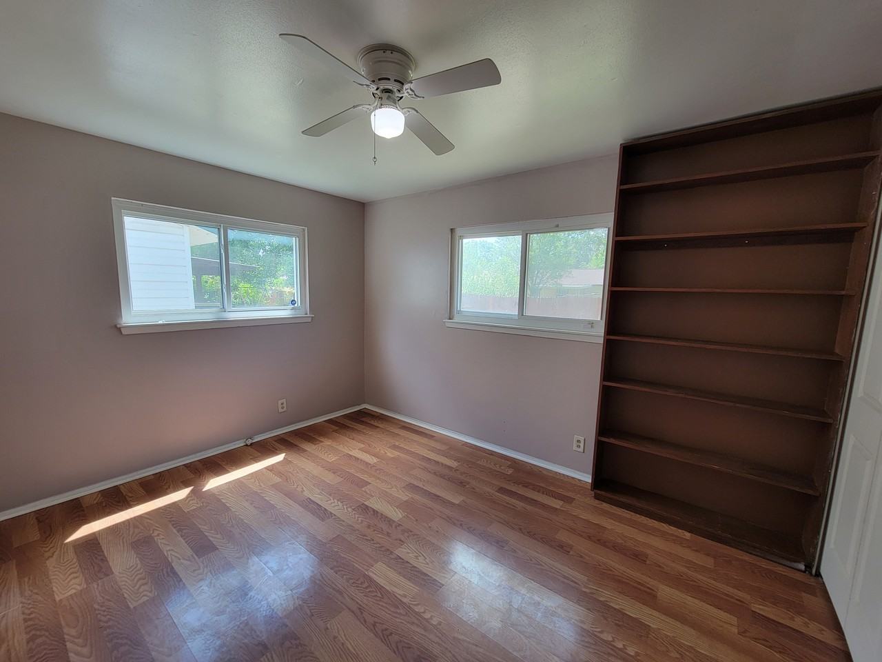 1060 Richmond Dr #1 - Photo 5 of 14
