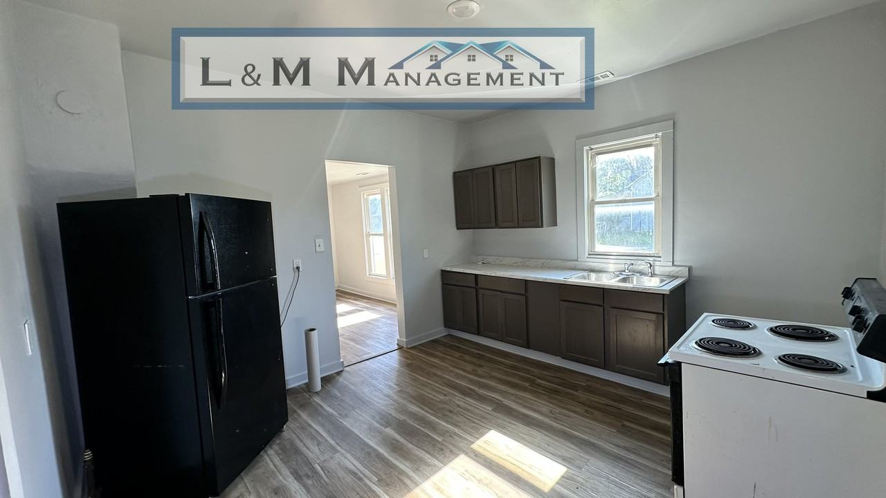 129 E Avenue E #1 - Photo 6 of 12
