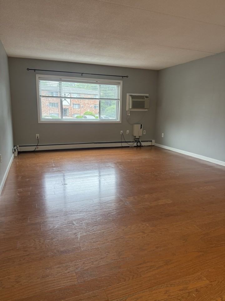 33 Mccormick Ter #42 - Photo 2 of 17