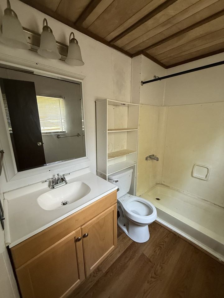 441 Willow Run Rd #1 - Photo 5 of 10
