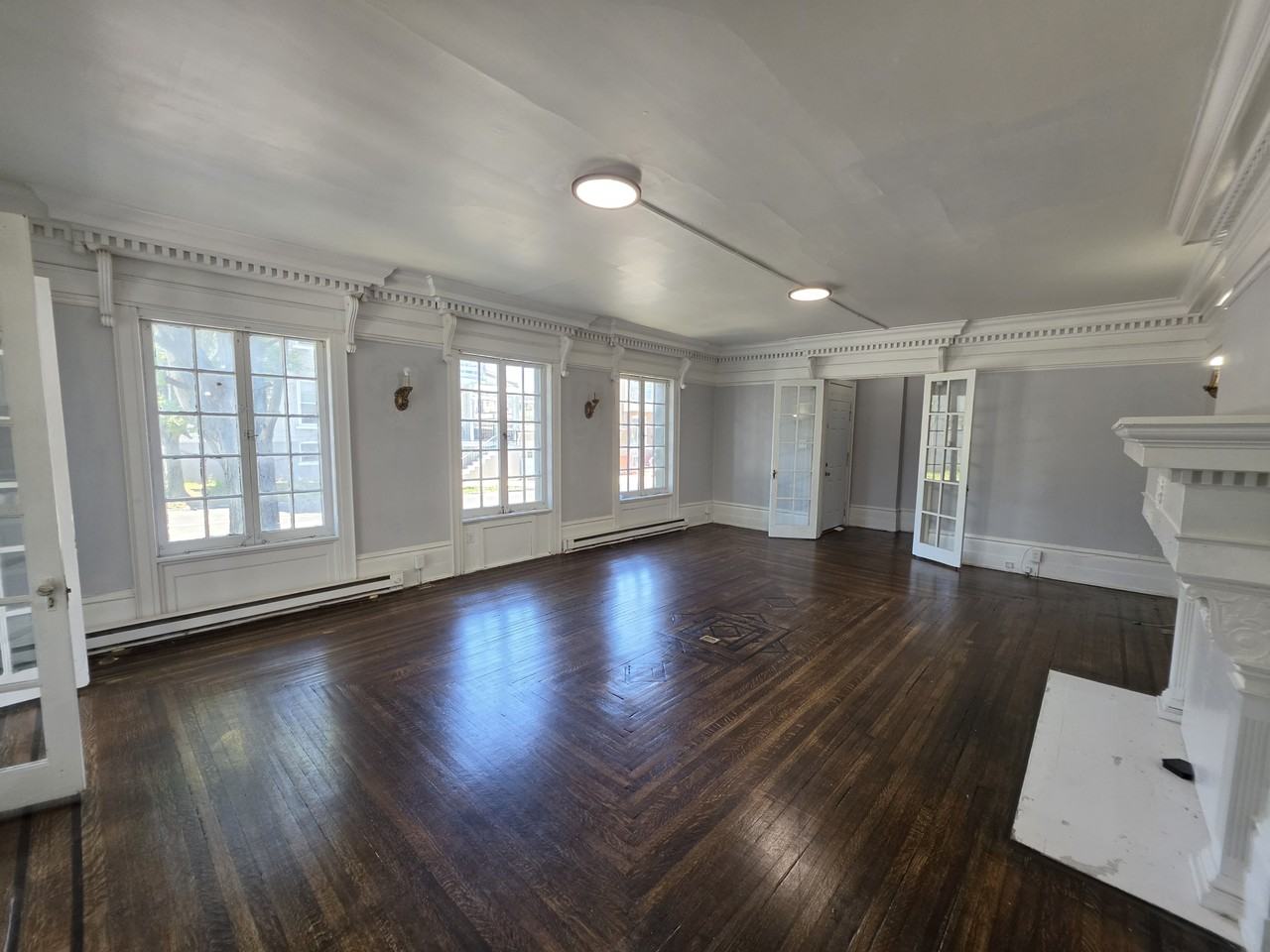 1451 W Turner St #1 - Photo 3 of 29