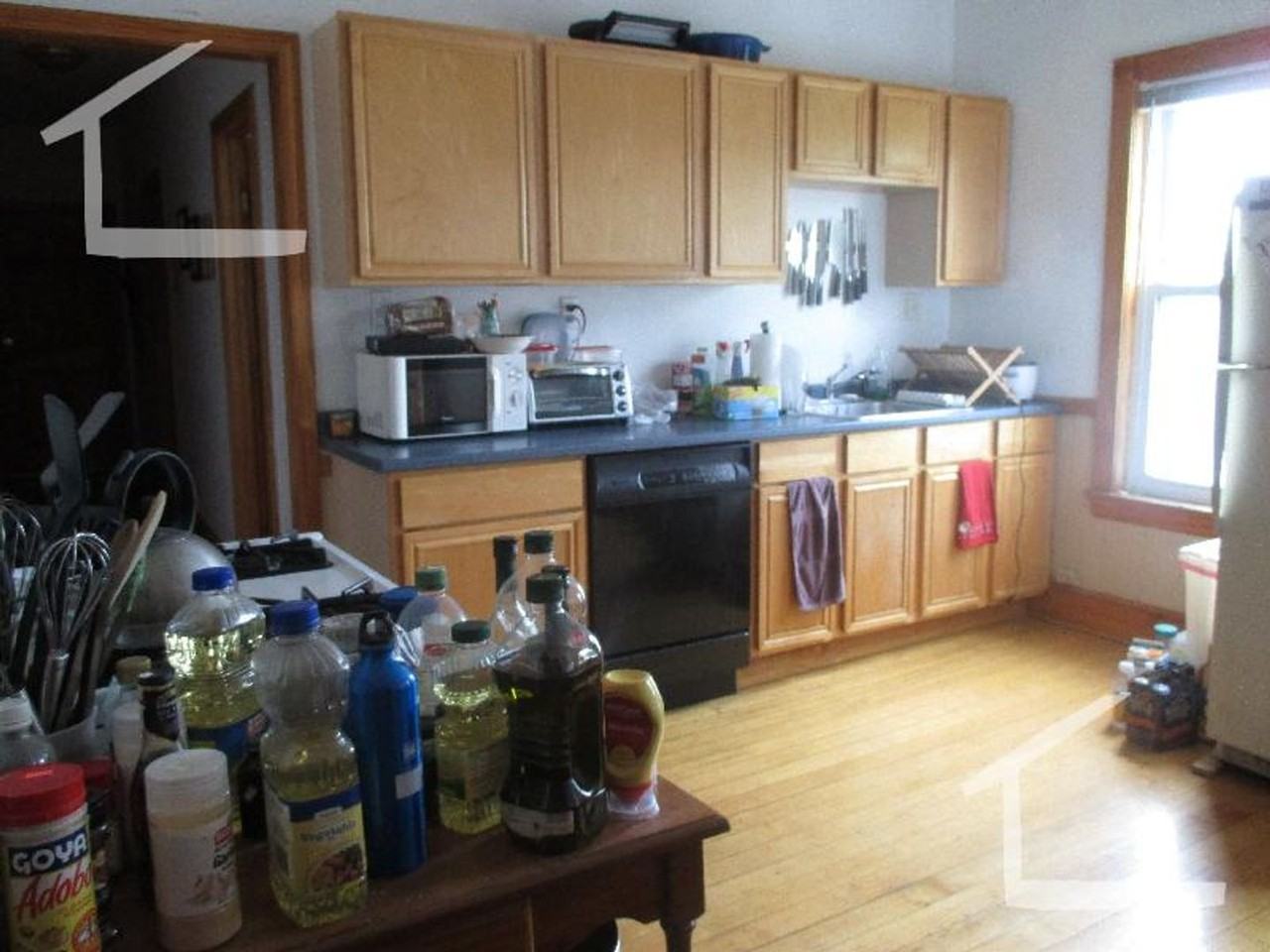 189 Lowell St - Photo 2 of 9