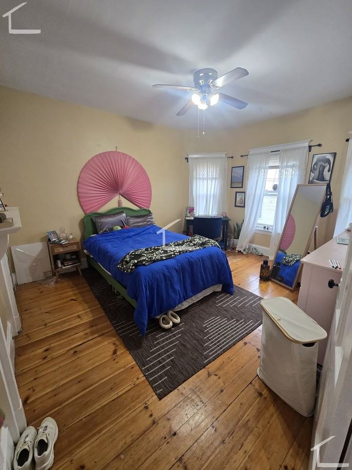 189 Lowell St - Photo 6 of 9