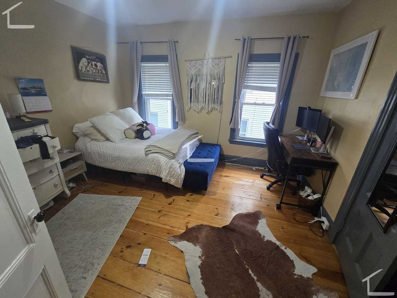 189 Lowell St - Photo 7 of 9
