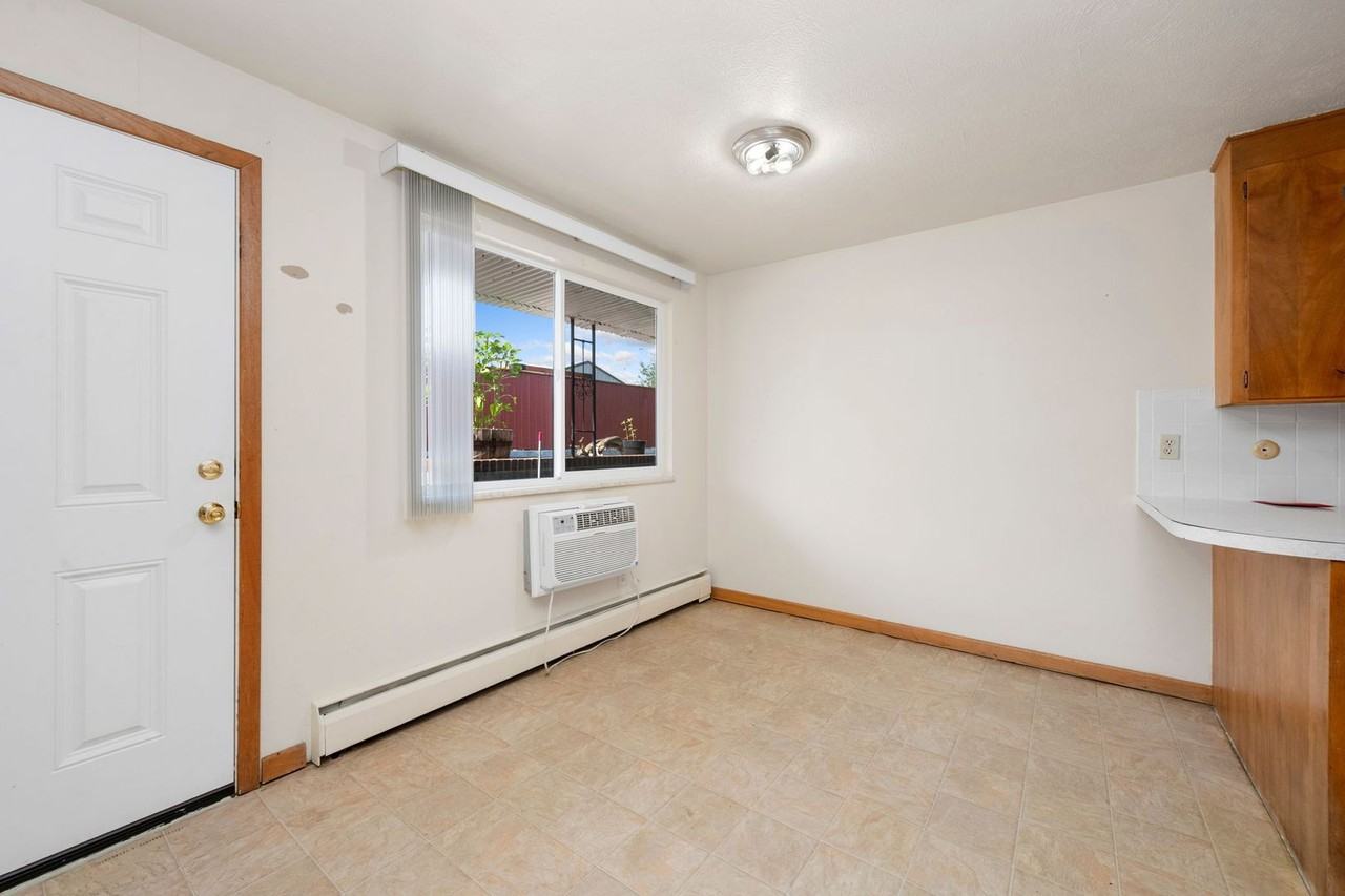 2523 N Garfield Ave - Photo 6 of 17
