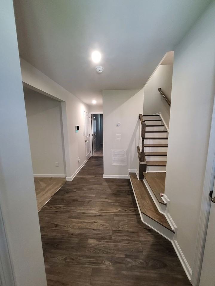 1214 Ashbury St - Photo 3 of 21