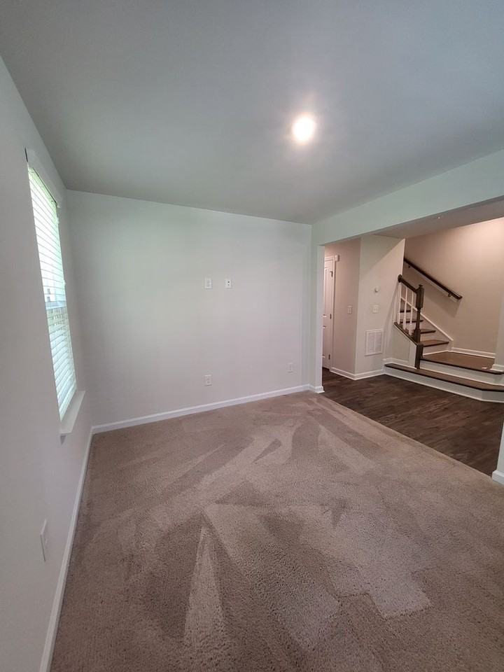 1214 Ashbury St - Photo 6 of 21