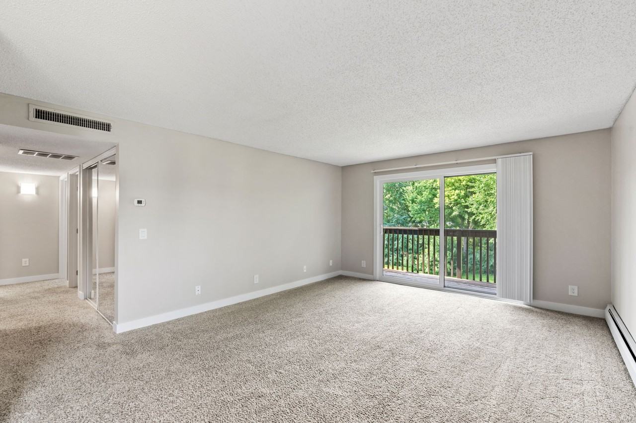 Oakwood - Photo 6 of 27