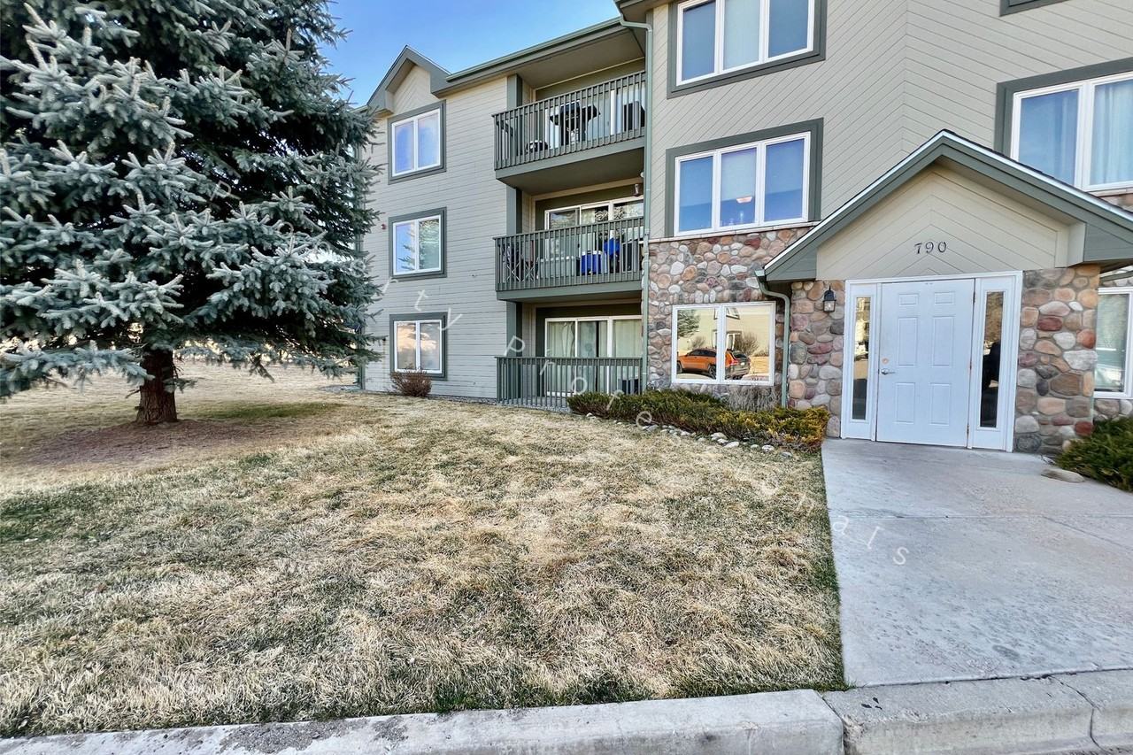 790 Castle Valley Blvd #A - Photo 2 of 16
