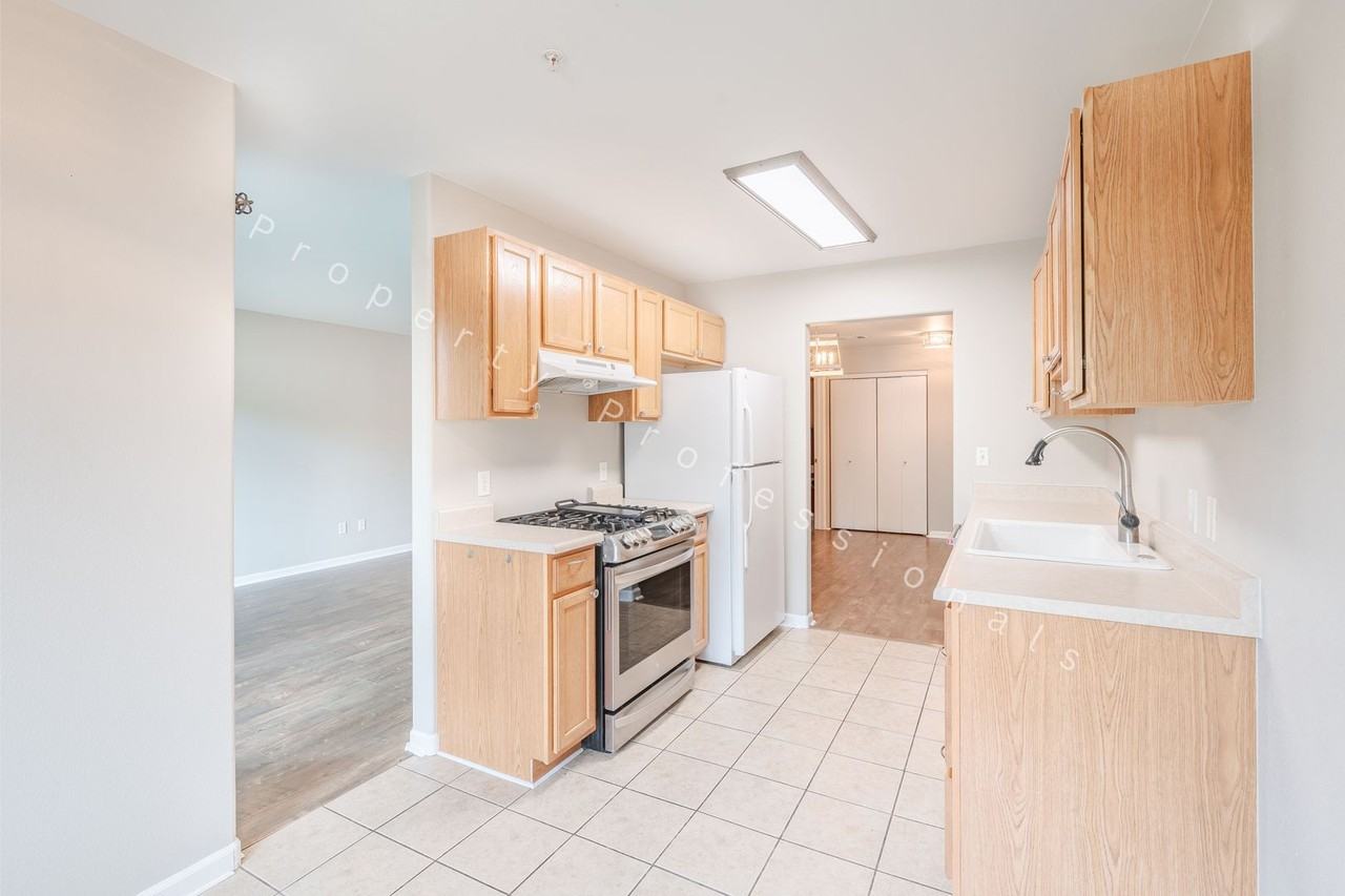 790 Castle Valley Blvd #A - Photo 4 of 16