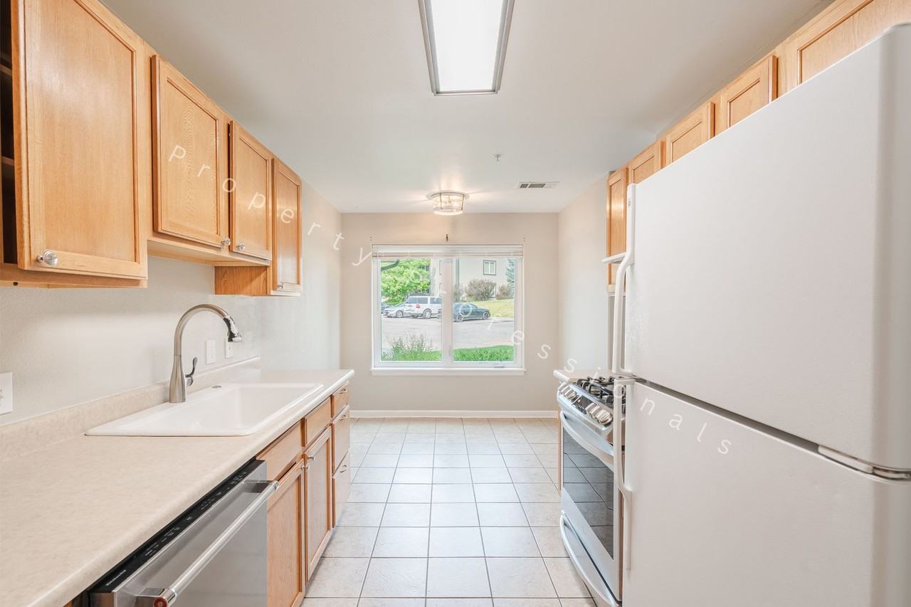 790 Castle Valley Blvd #A - Photo 5 of 16