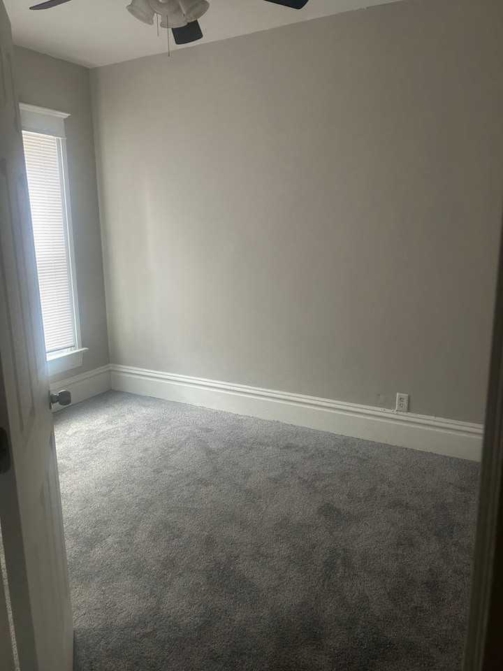 1413 N 5th St - Photo 4 of 12
