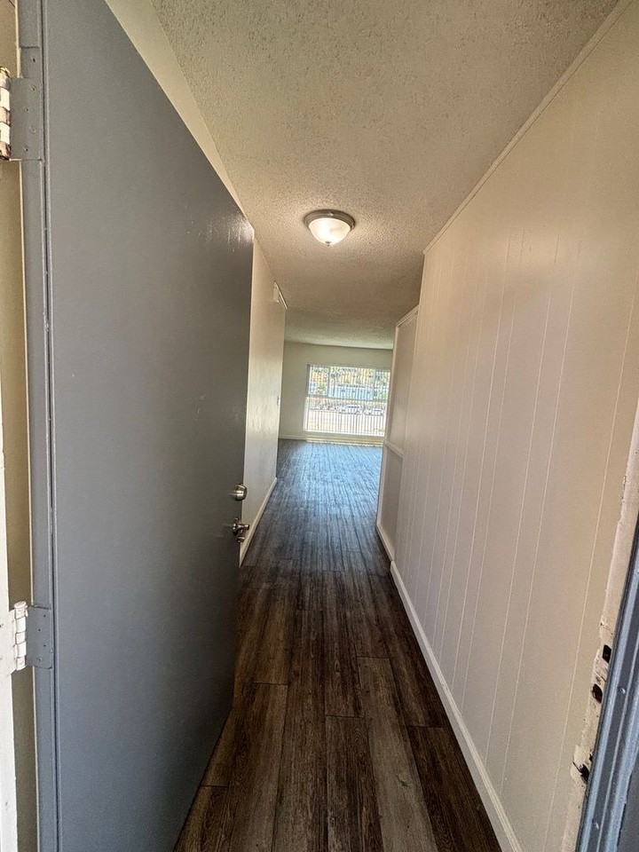 University Terrace Apartments - Photo 4 of 29