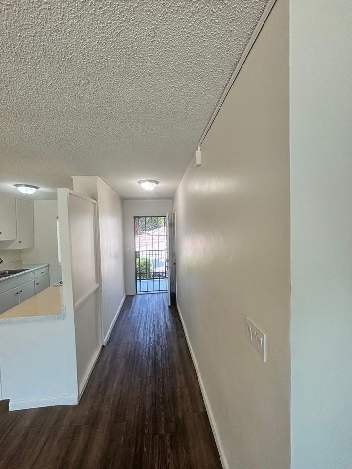 University Terrace Apartments - Photo 5 of 29