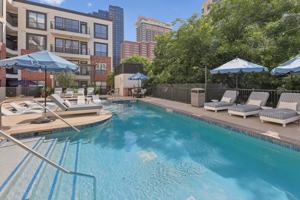 featured image of 901 Red River St